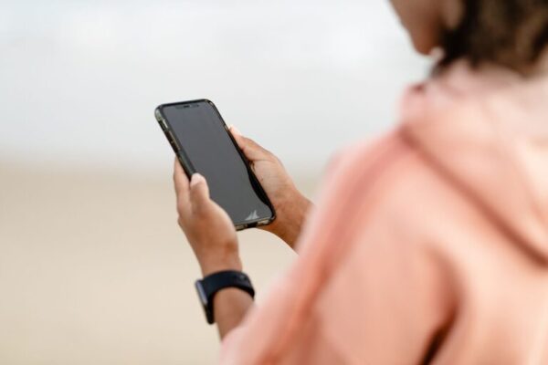 How to Maintain Healthy Phone Habits for Everyday Balance